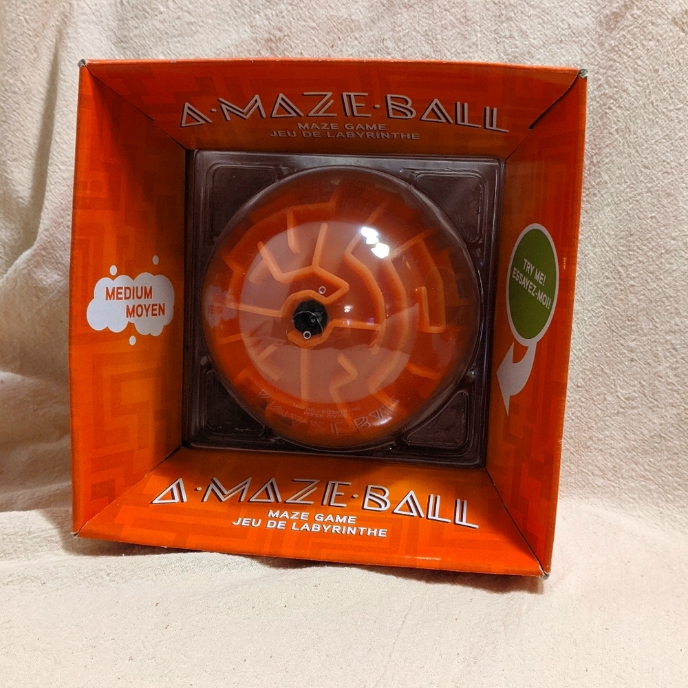 NWT ThinkGeek A-MAZE-BALL Maze Ball